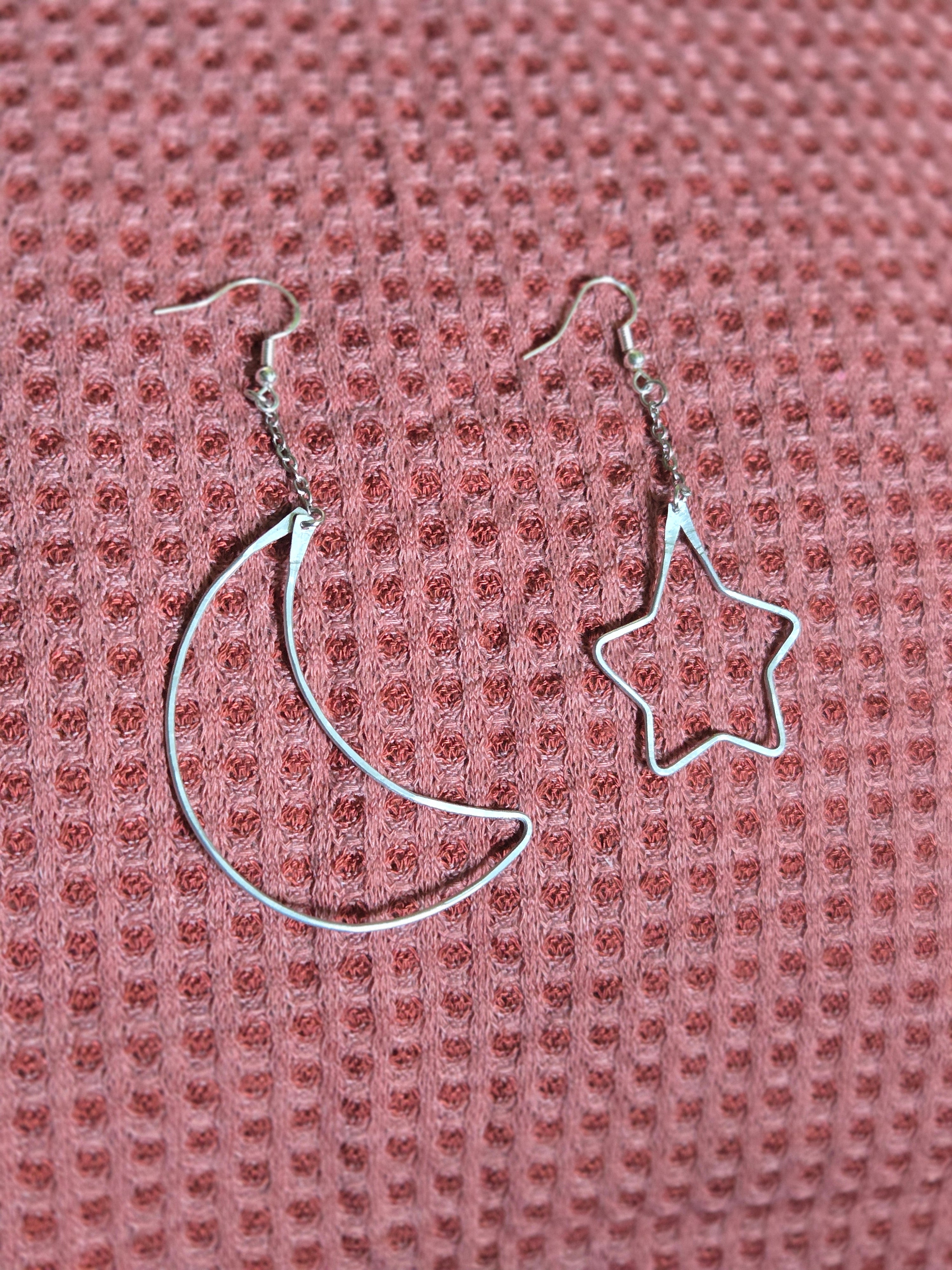 Star and Moon dangly earrings